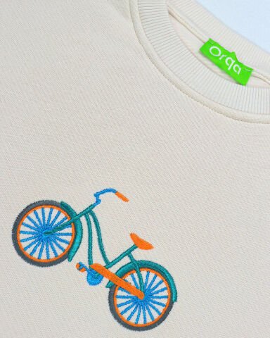 Krem Bisiklet Nakışlı Sweatshirt