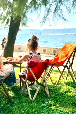 BAG THE JOY KIDS KATLANIR AHŞAP KAMP & BAHÇE SANDALYESİ KAHVERENGİ İSKELET –YEŞİL KILIF