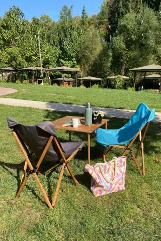 BAG THE JOY KATLANIR AHŞAP KAMP ve BAHÇE SANDALYESİ – KAHVERENGİ İSKELET – KOYU GRİ KILIF